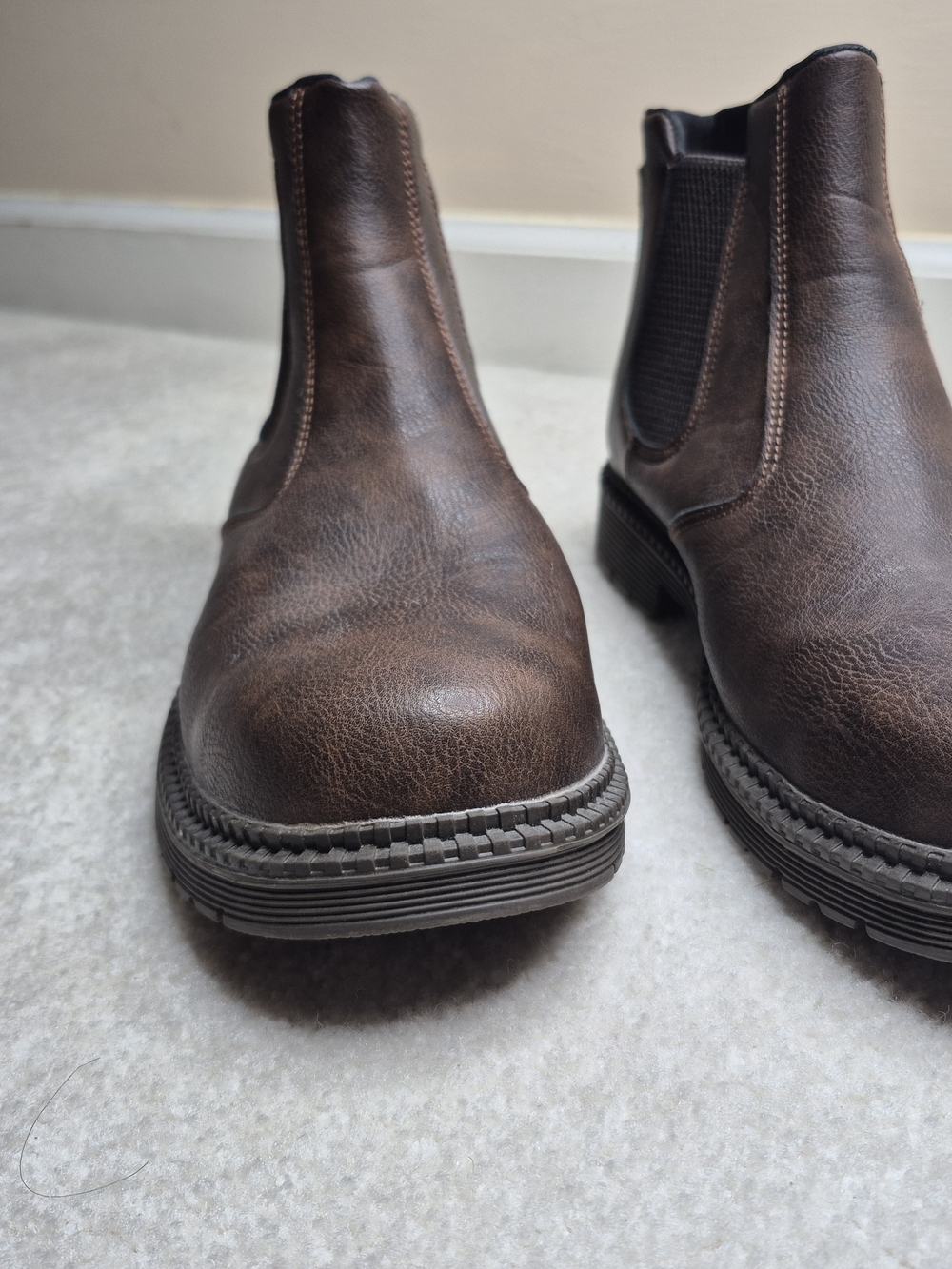 Men's Chelsea Boots in Dark Brown Leather